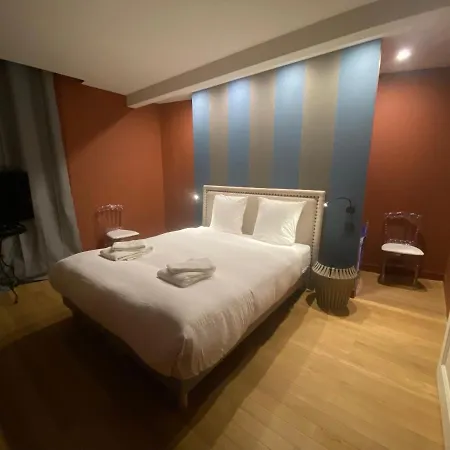 Folies Des Quinconces Bordeaux