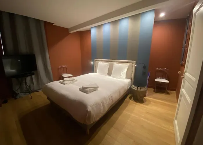 Folies Des Quinconces Bordeaux