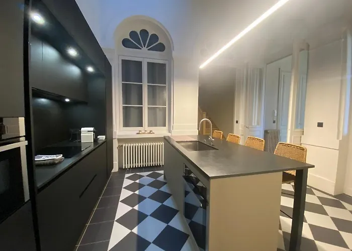 Folies Des Quinconces Bordeaux