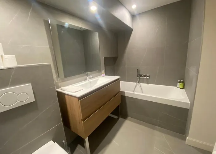 Folies Des Quinconces *